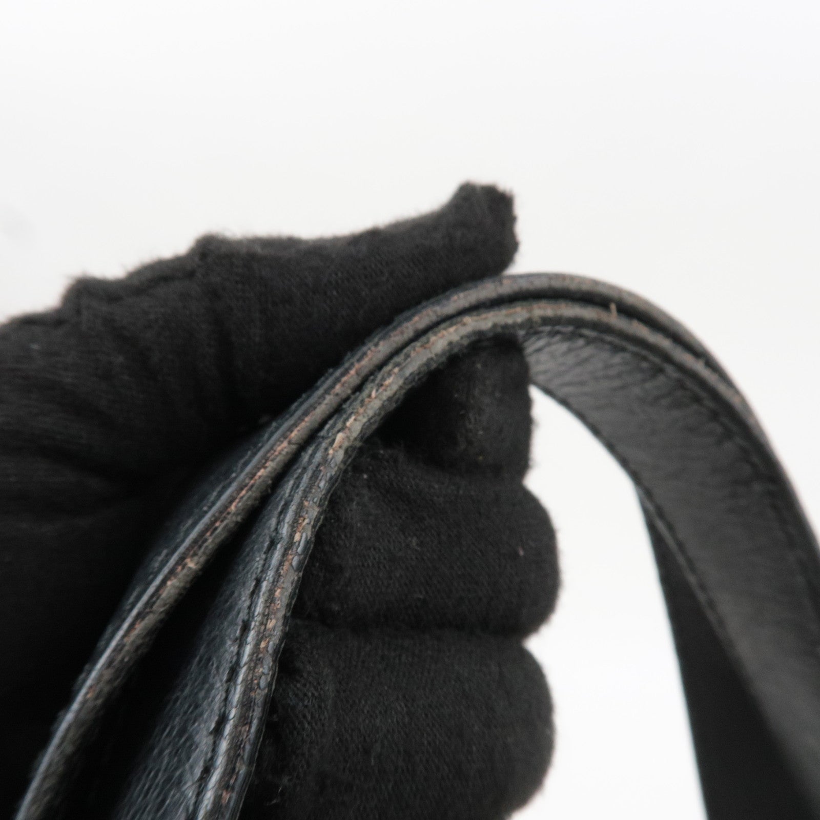 SAINT LAURENT YSL Muse Leather Handbag Black 156464