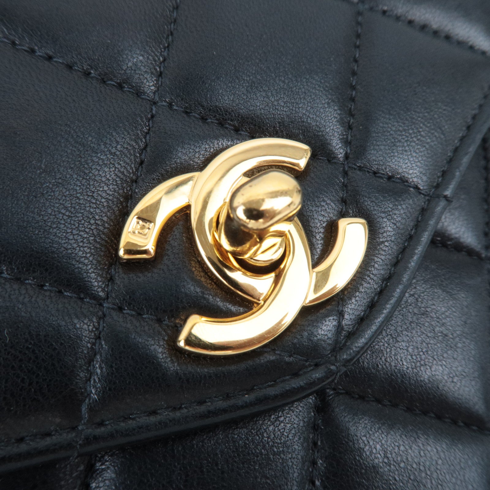 CHANEL Matelasse Lambskin Shoulder Bag Black Gold HDW