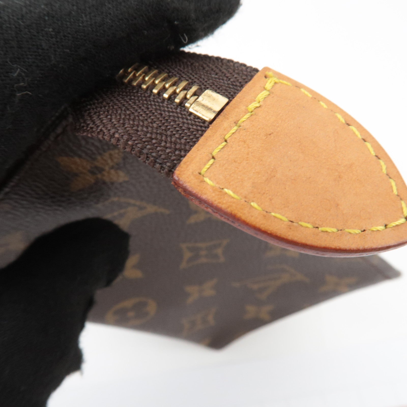 Louis Vuitton Monogram Poche Toilette 15 Pouch M47546