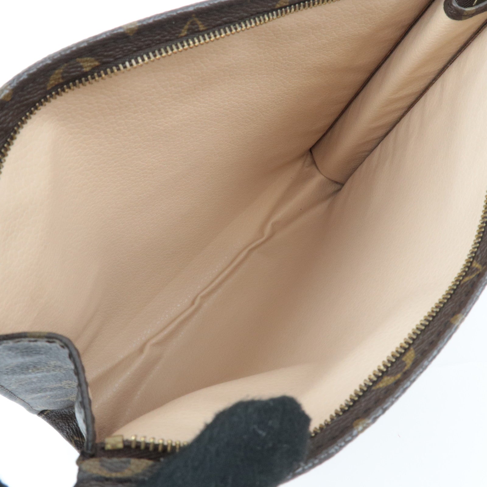 Louis Vuitton Monogram Poche Toilette 26 Toiletry Bag M47542