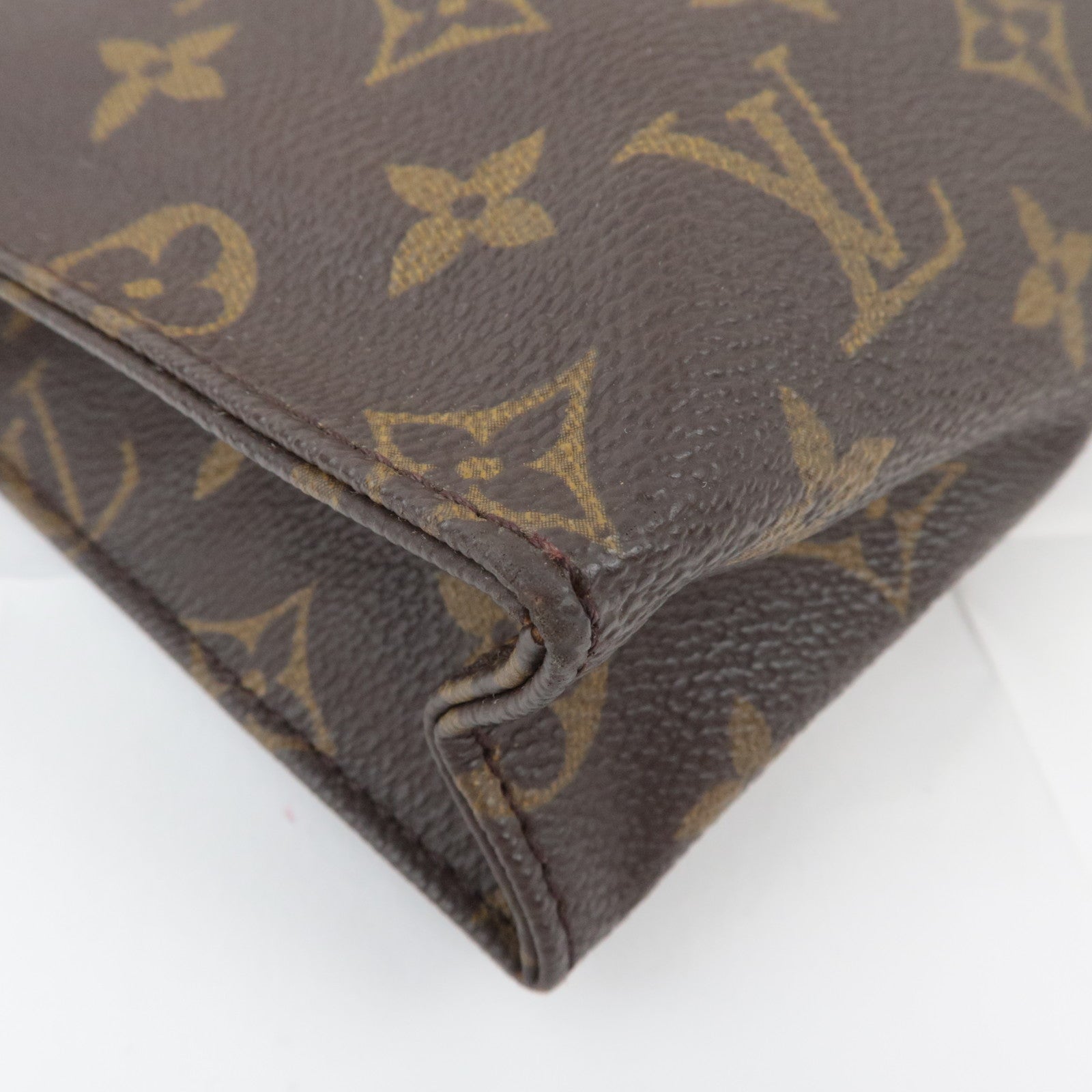 Louis Vuitton Monogram Poche Toilette 26 Toiletry Bag M47542