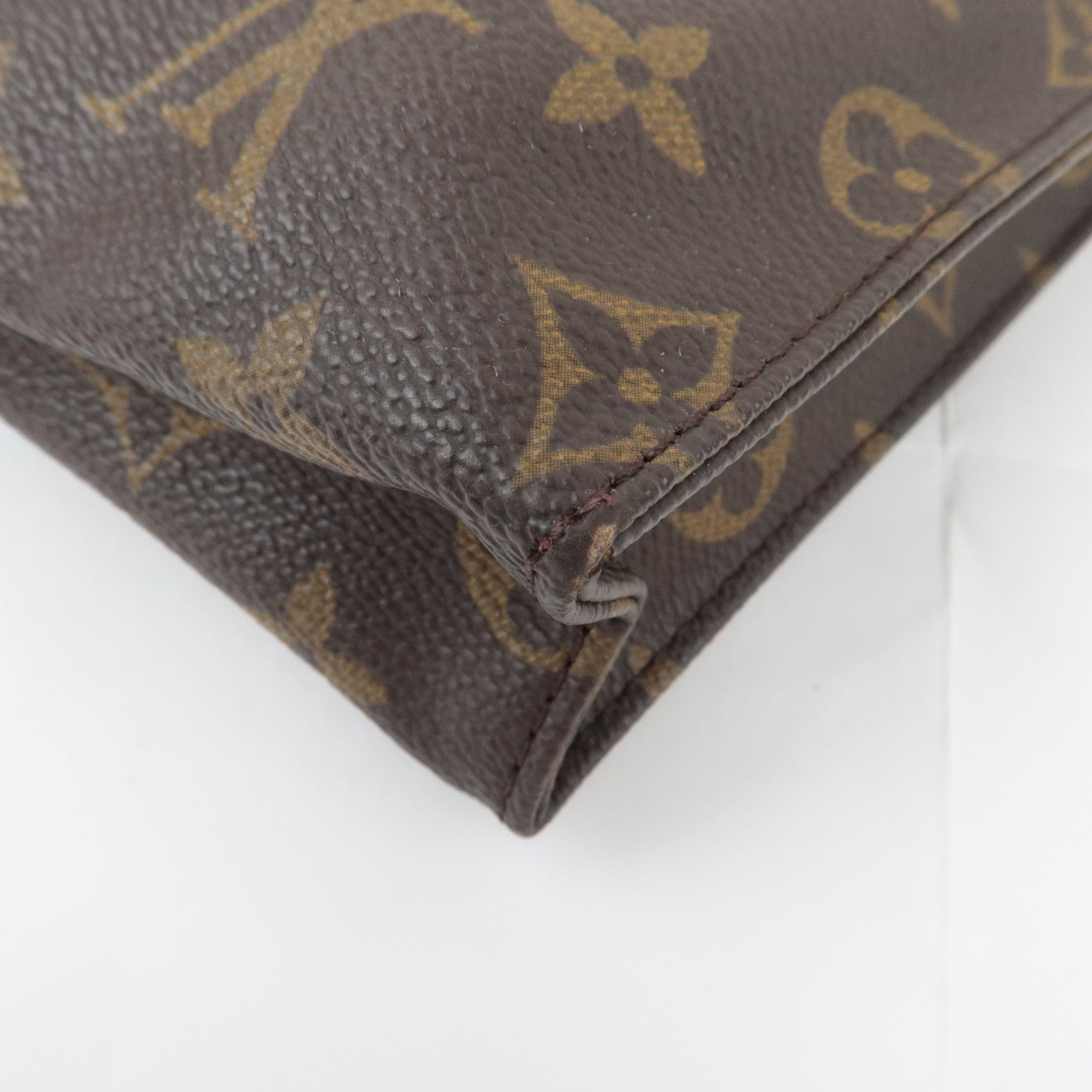 Louis Vuitton Monogram Poche Toilette 26 Toiletry Bag M47542