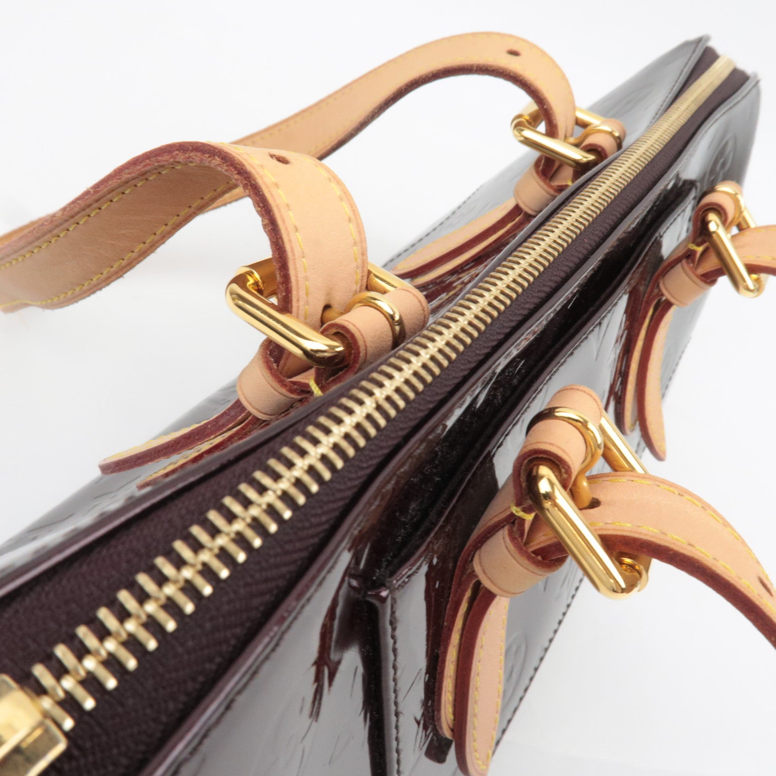 Louis Vuitton Monogram Vernis Rosewood Avenue Shoulder Bag Amarante M93510