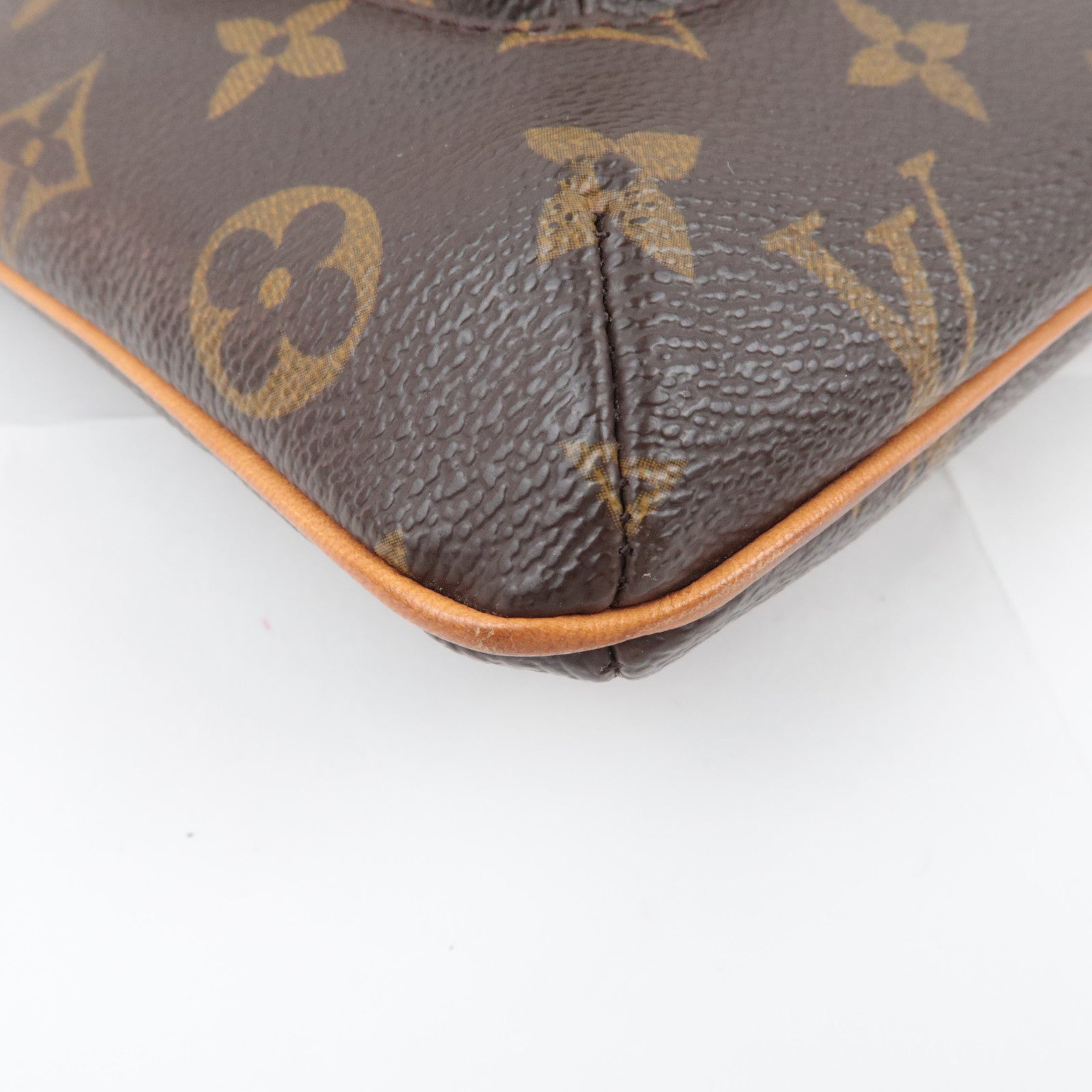 Louis Vuitton Monogram Partition Wristlet Bag M51901