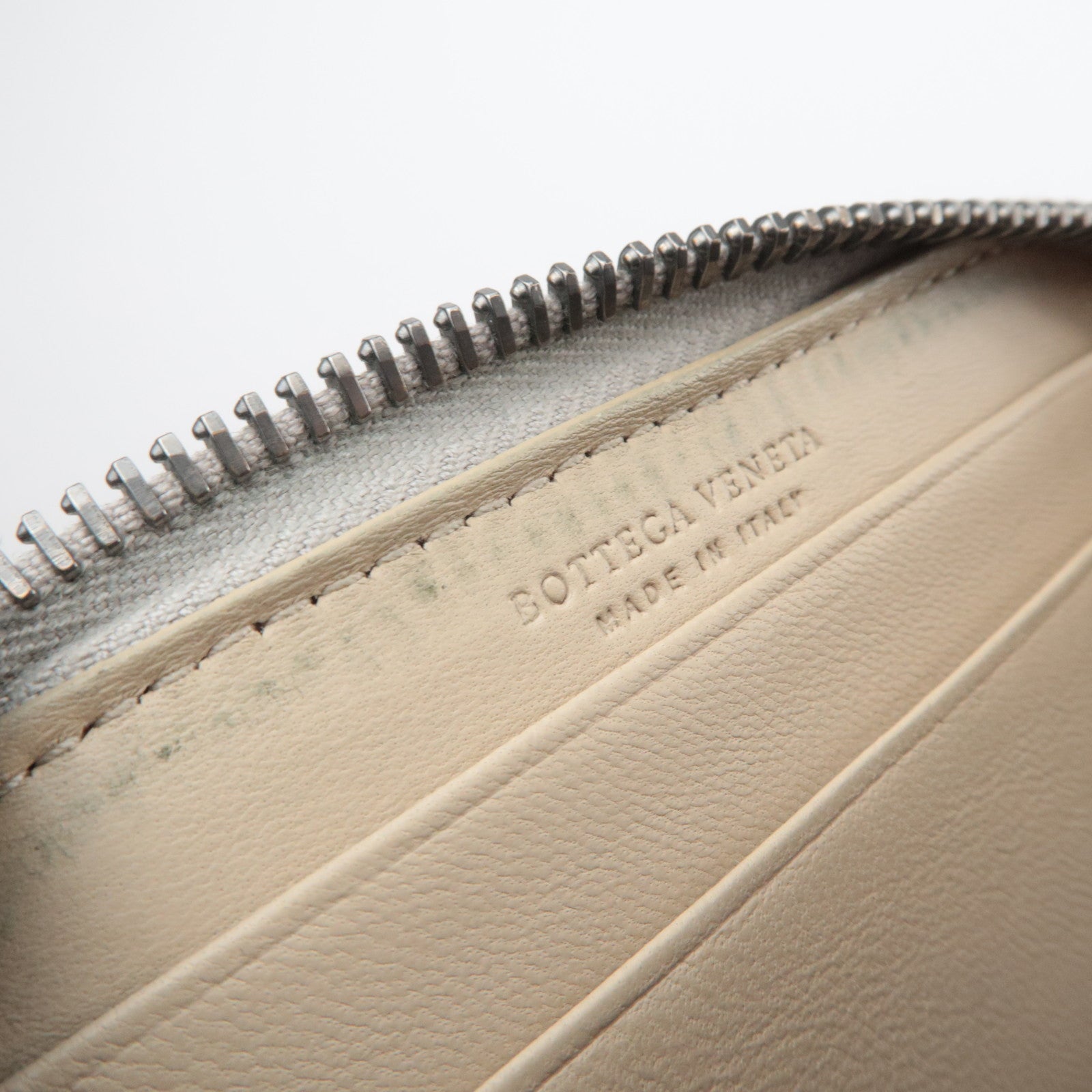 BOTTEGA VENETA Intrecciato Leather Flower Embroidered Coin Case Beige
