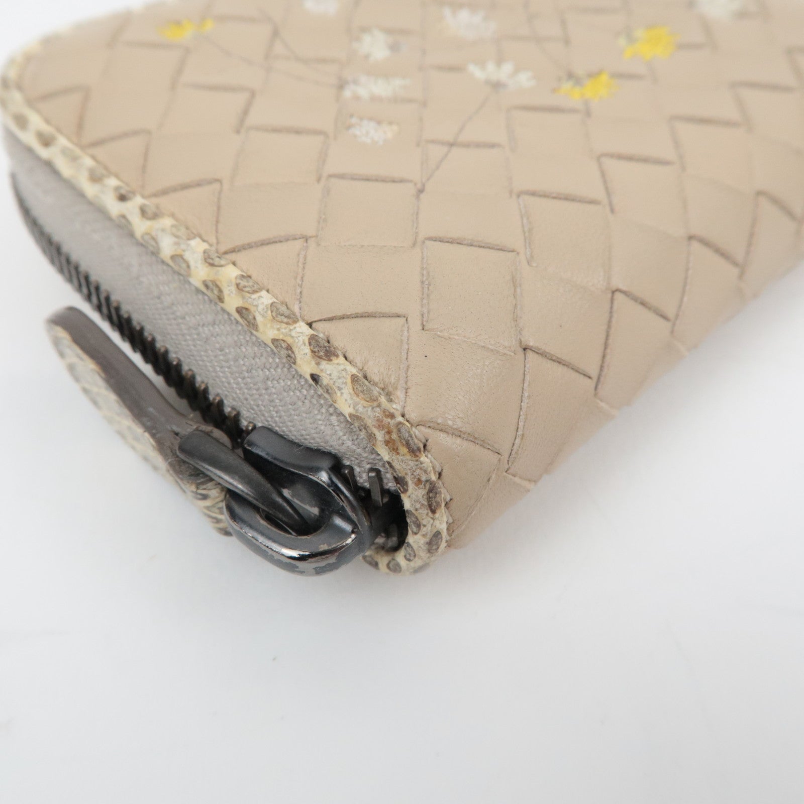 BOTTEGA VENETA Intrecciato Leather Flower Embroidered Coin Case Beige
