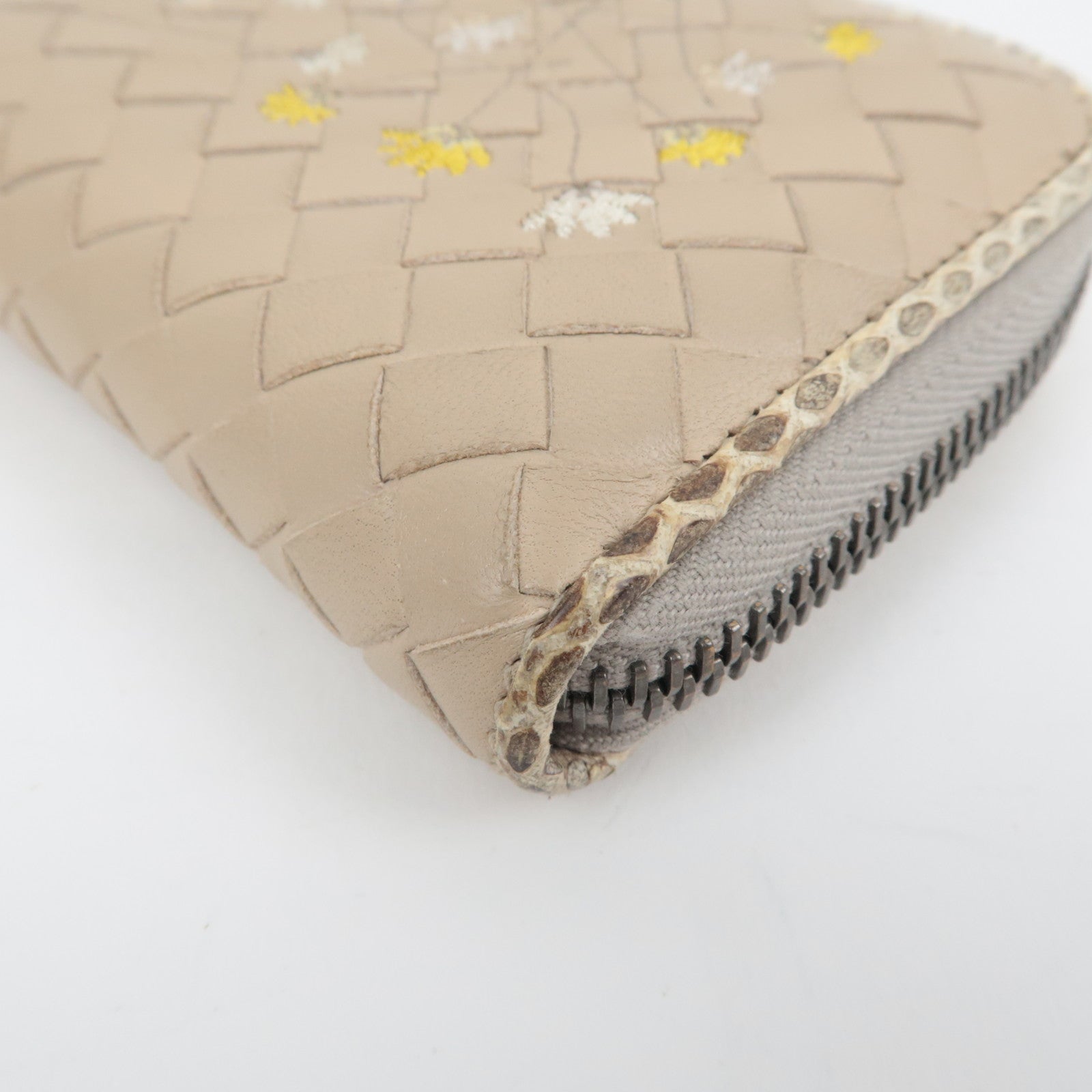 BOTTEGA VENETA Intrecciato Leather Flower Embroidered Coin Case Beige