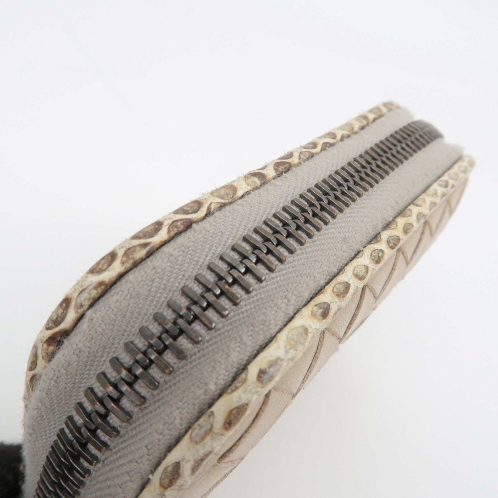 BOTTEGA VENETA Intrecciato Leather Flower Embroidered Coin Case Beige