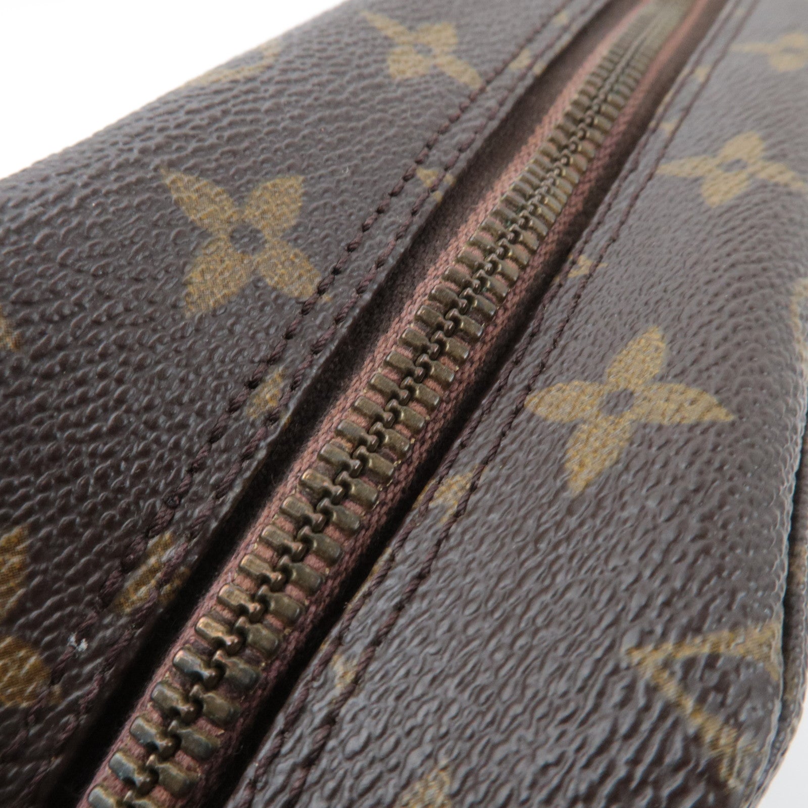 Louis Vuitton Monogram Trousse Toilette 28 Toiletry Bag M47522