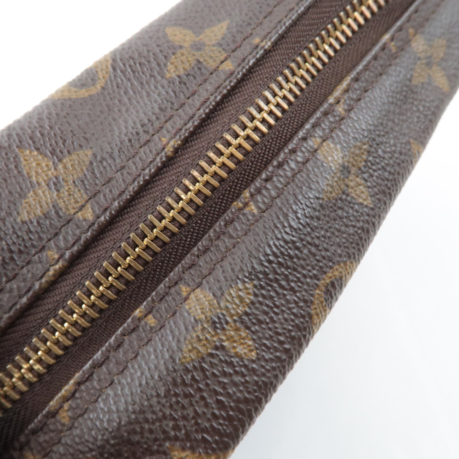 Louis Vuitton Monogram Trousse Toilette 28 Toiletry Bag M47522
