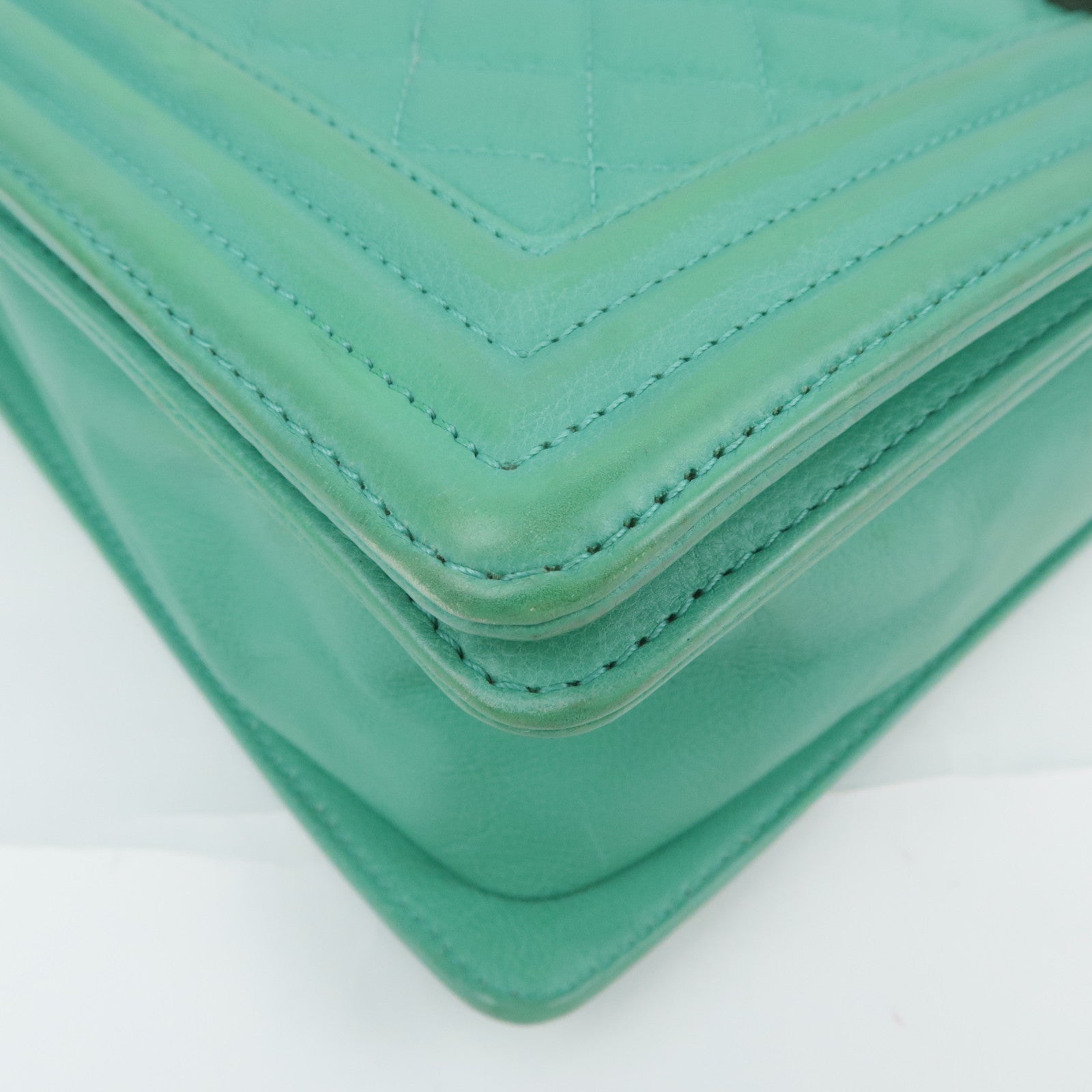 CHANEL Boy Chanel 30 Leather Chain Shoulder Bag Emerald Green