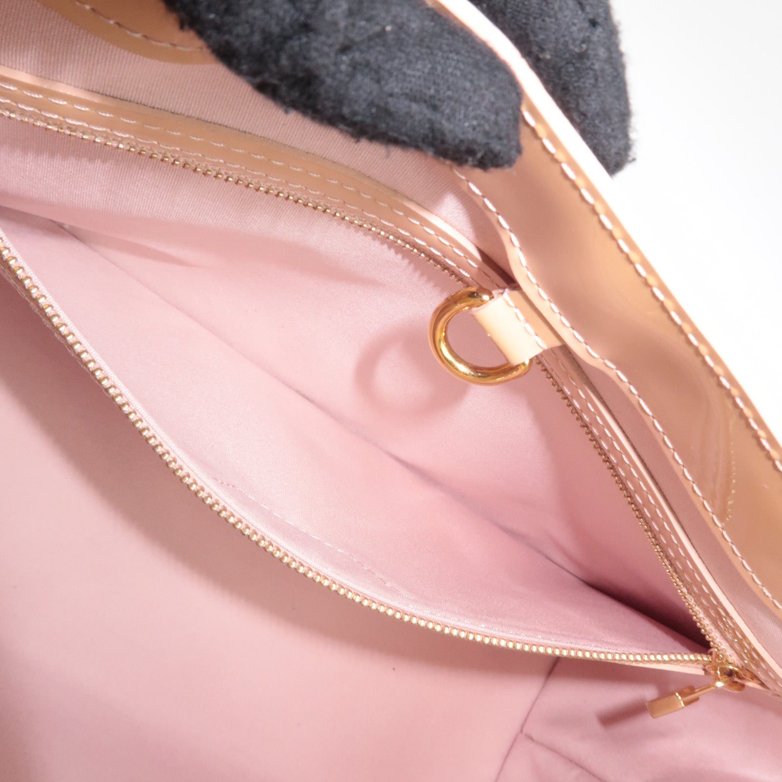 Louis Vuitton Monogram Vernis Wilshire PM Handbag Blanc Corail M91452