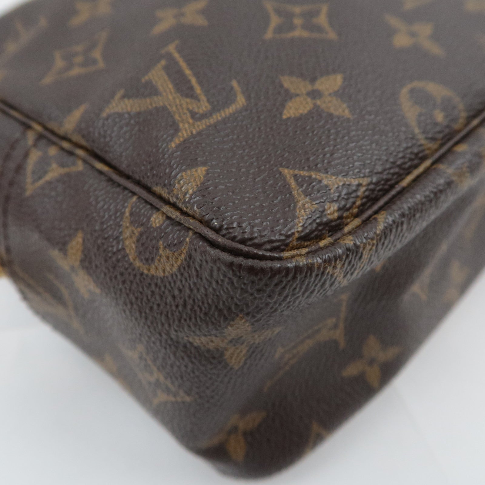 Louis Vuitton Monogram Trousse Toilette 28 Toiletry Bag M47522