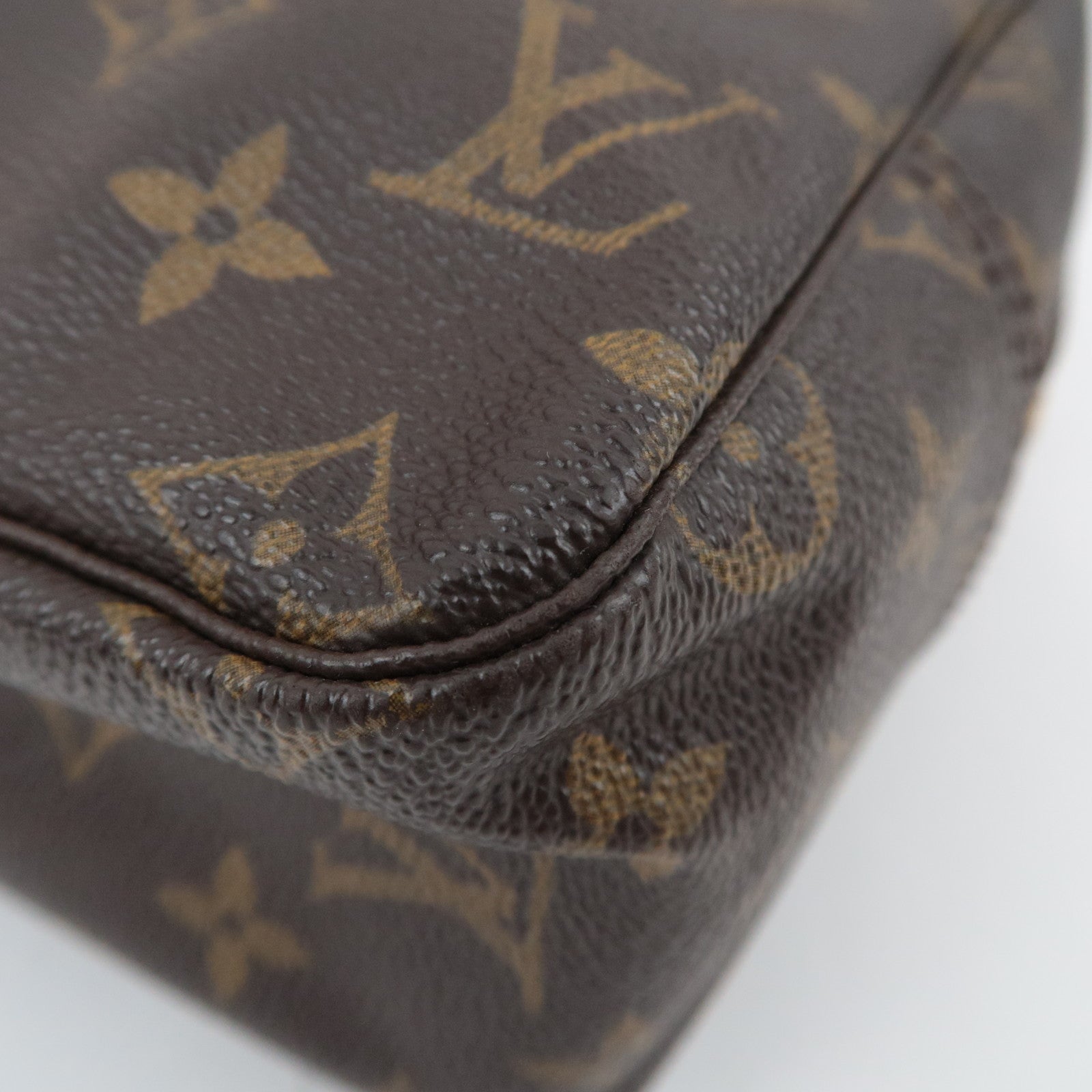 Louis Vuitton Monogram Trousse Toilette 28 Toiletry Bag M47522