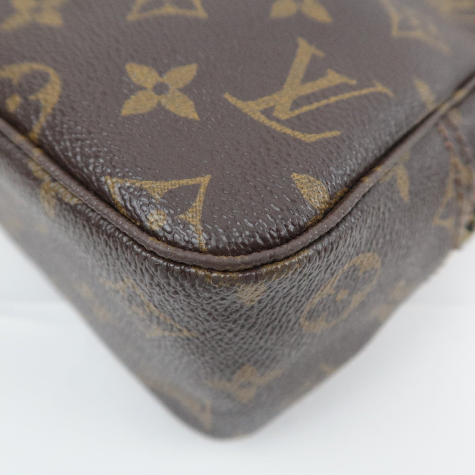 Louis Vuitton Monogram Trousse Toilette 28 Toiletry Bag M47522