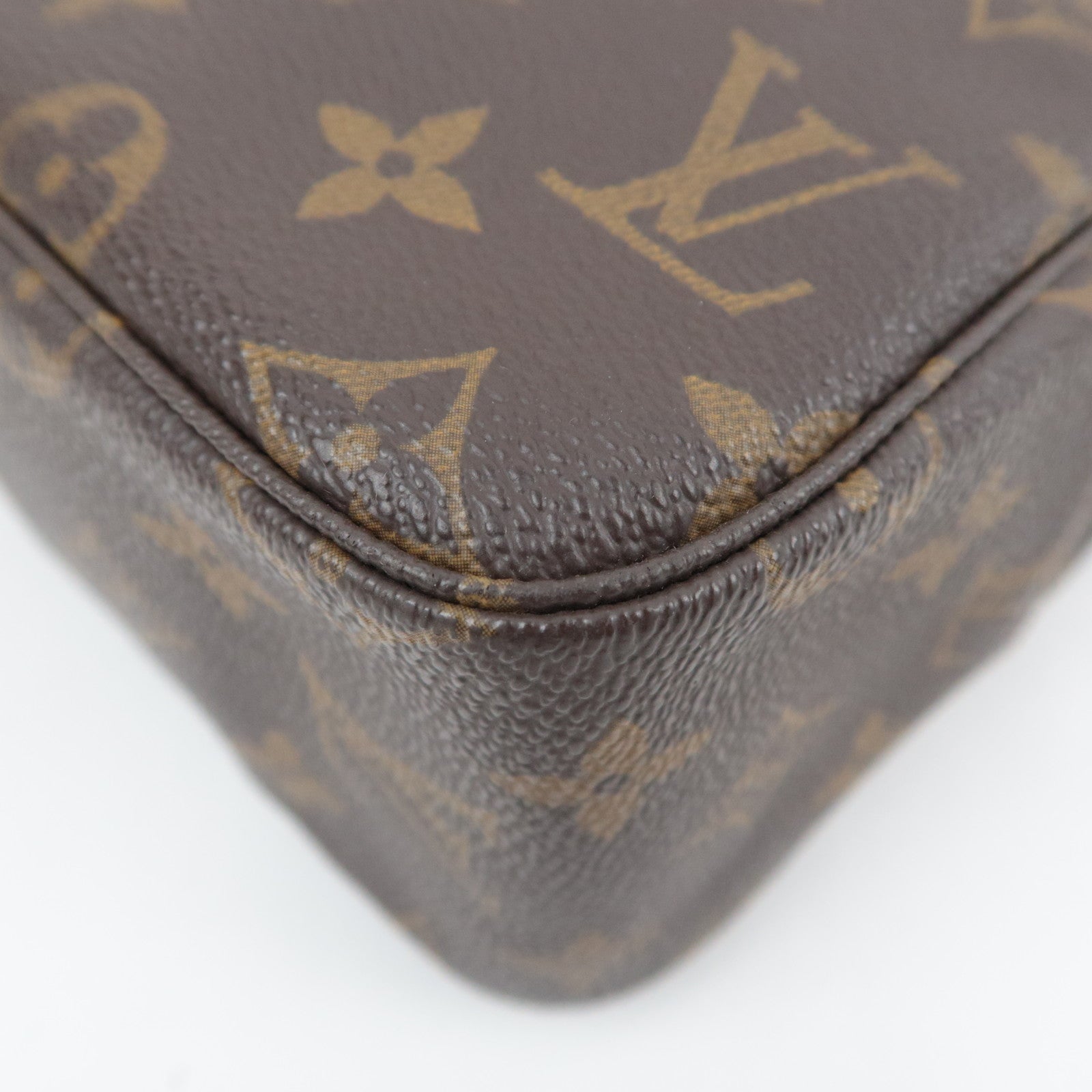Louis Vuitton Monogram Trousse Toilette 28 Toiletry Bag M47522