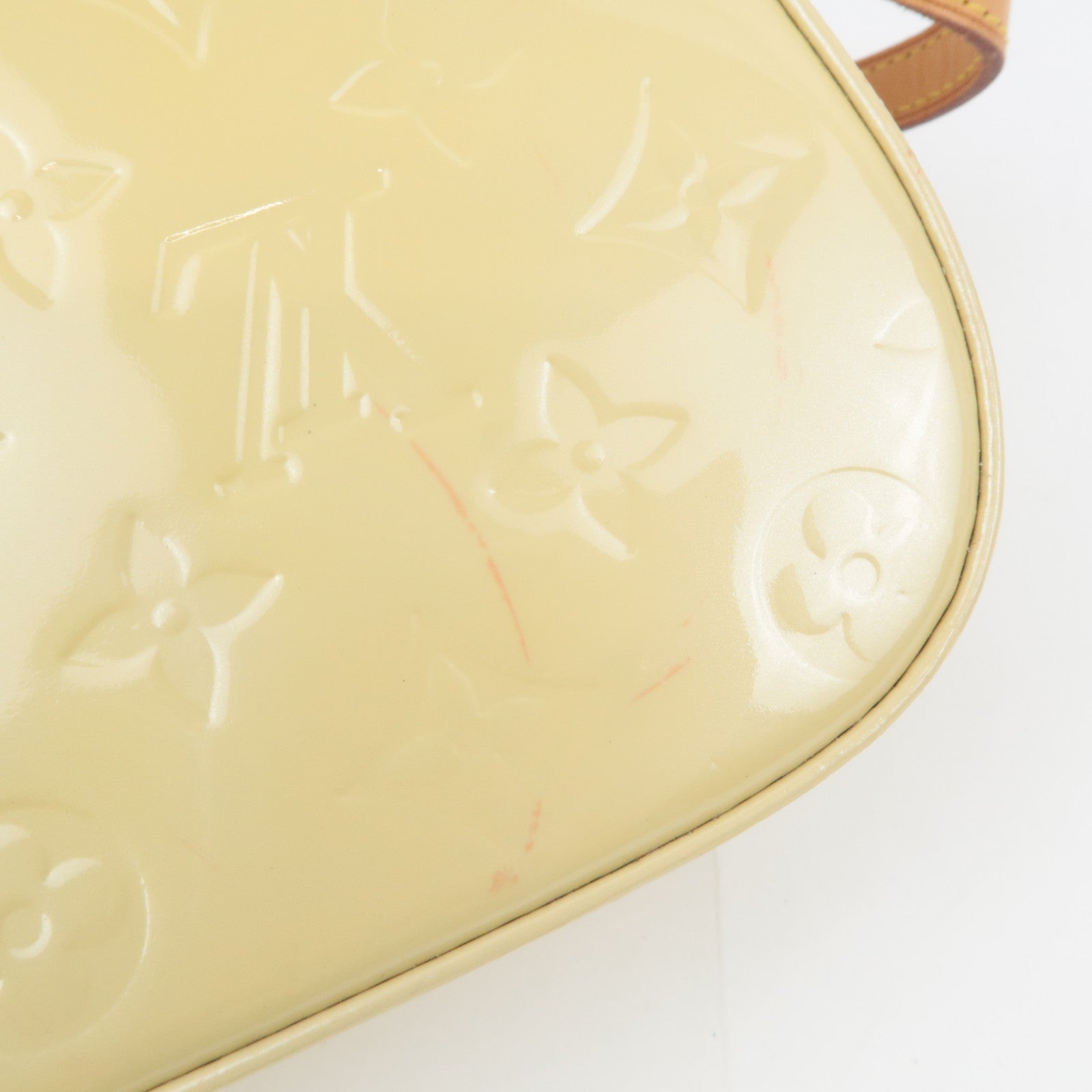 Louis Vuitton Monogram Vernis Bellflower PM Shoulder Bag Blanc Corail M91731