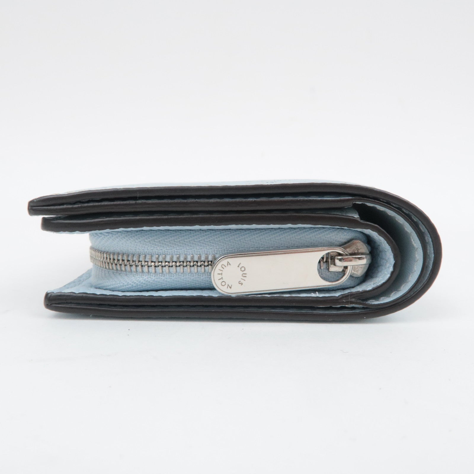 Louis Vuitton Monogram Mahina Portefeuille Claire Mineral Blue M83502