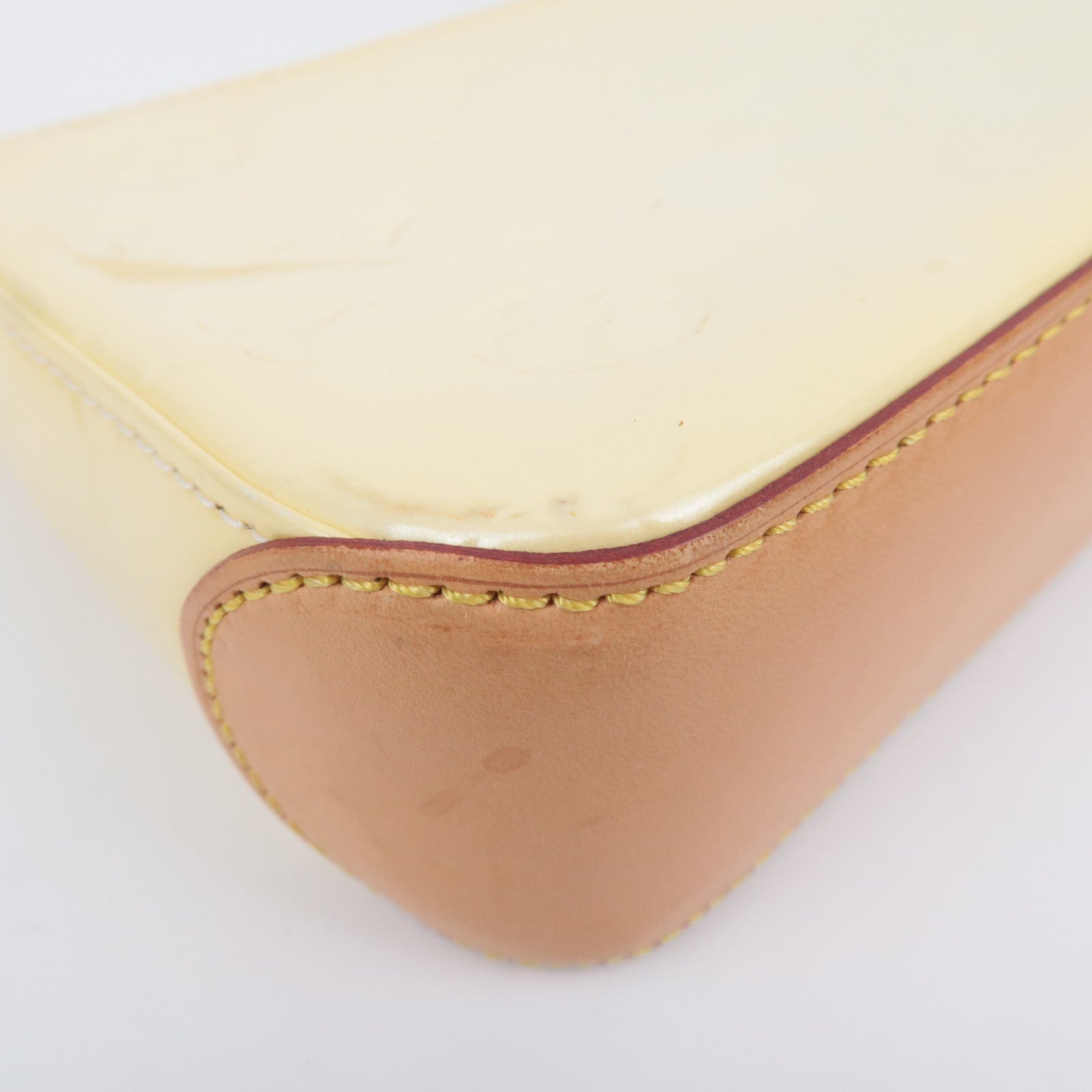 Louis Vuitton Monogram Vernis Mallory Shoulder Bag Perle M91333
