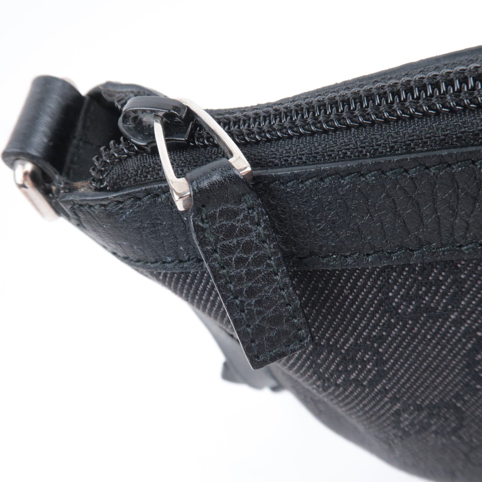 GUCCI GG Canvas Shoulder Bag Black 272380