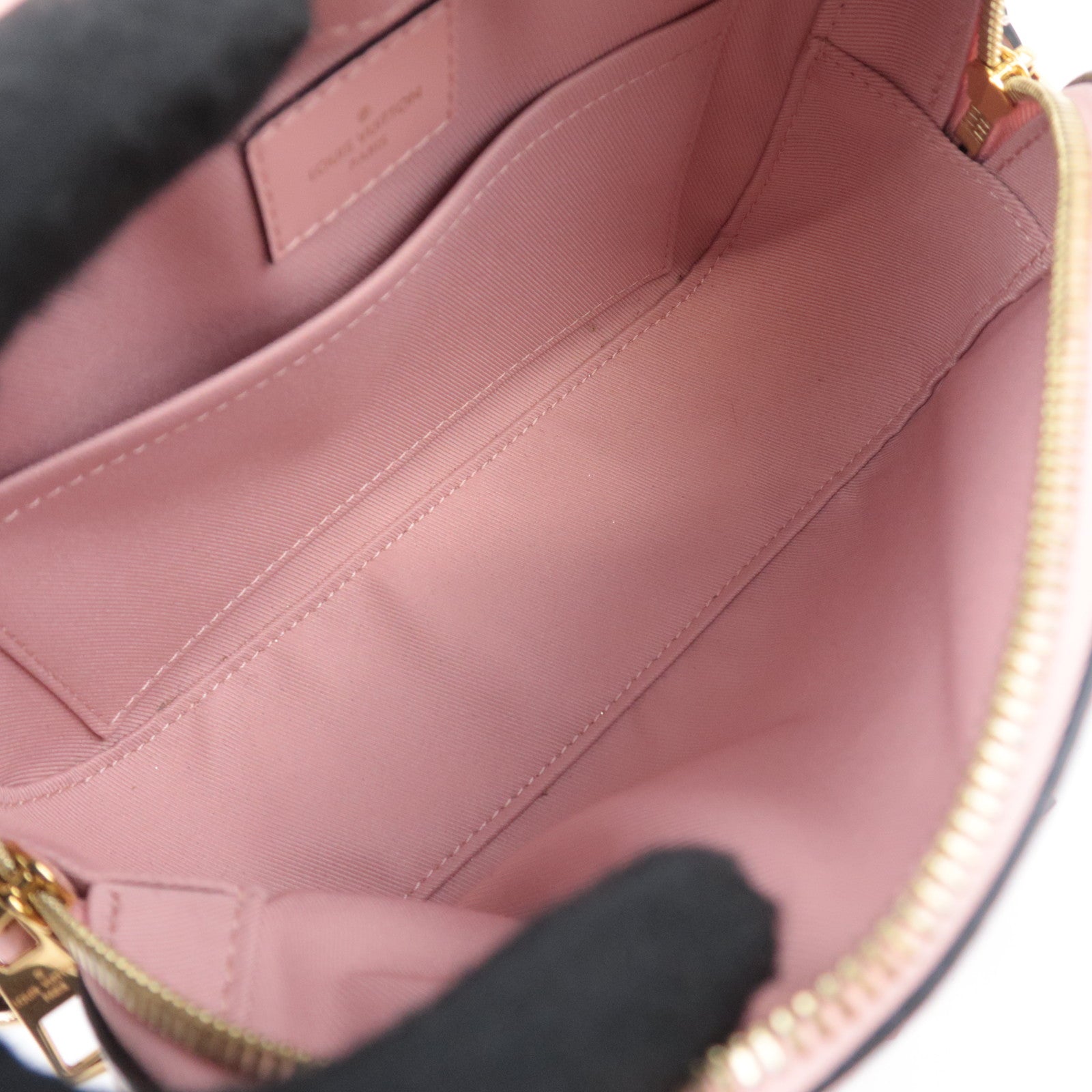 Louis Vuitton Monogram Saintonge Shoulder Bag Rose Poodle M44442