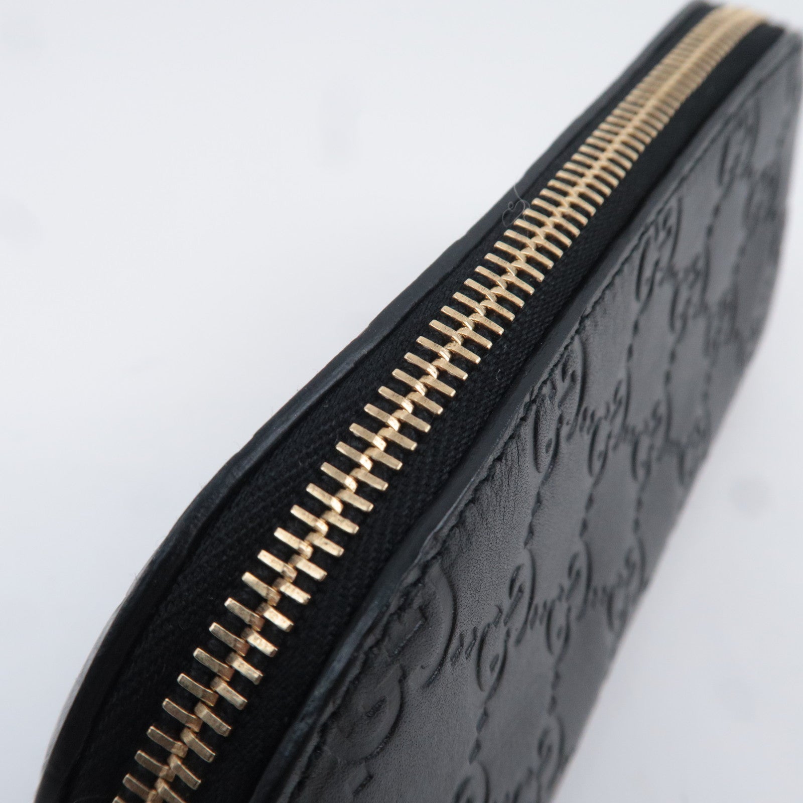 GUCCI Guccissima Leather Small Pouch Black 141811
