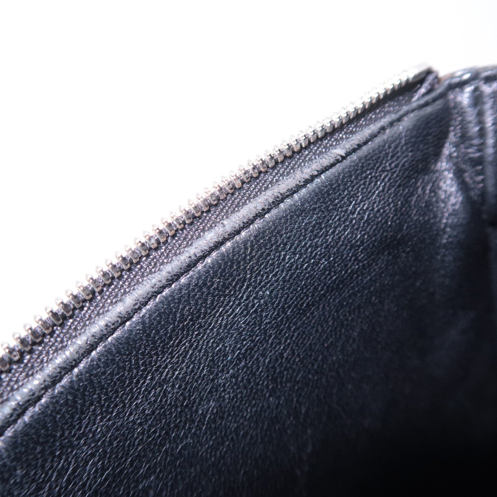 BALENCIAGA Everyday Leather Pouch Black 551992