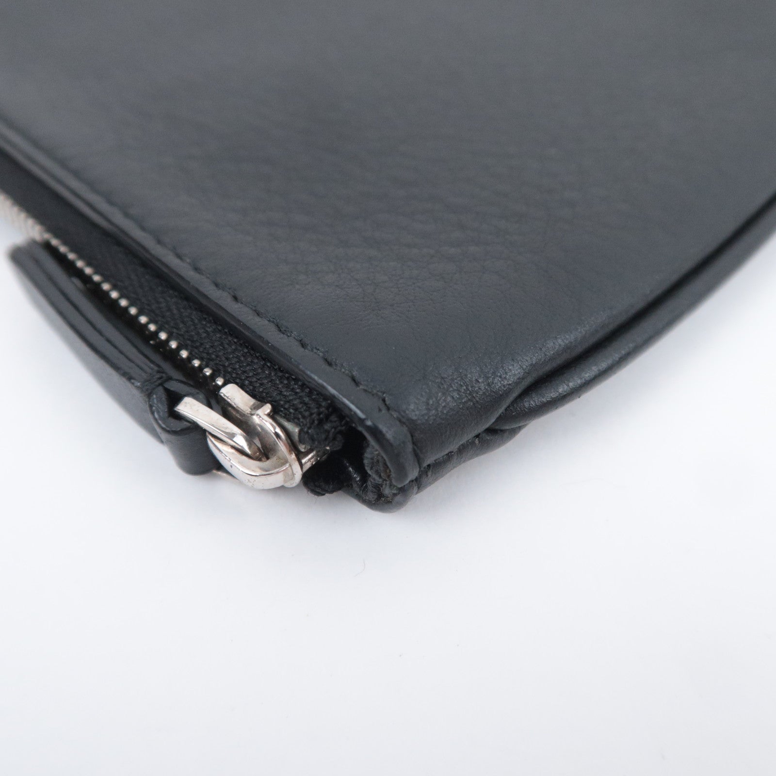 BALENCIAGA Everyday Leather Pouch Black 551992