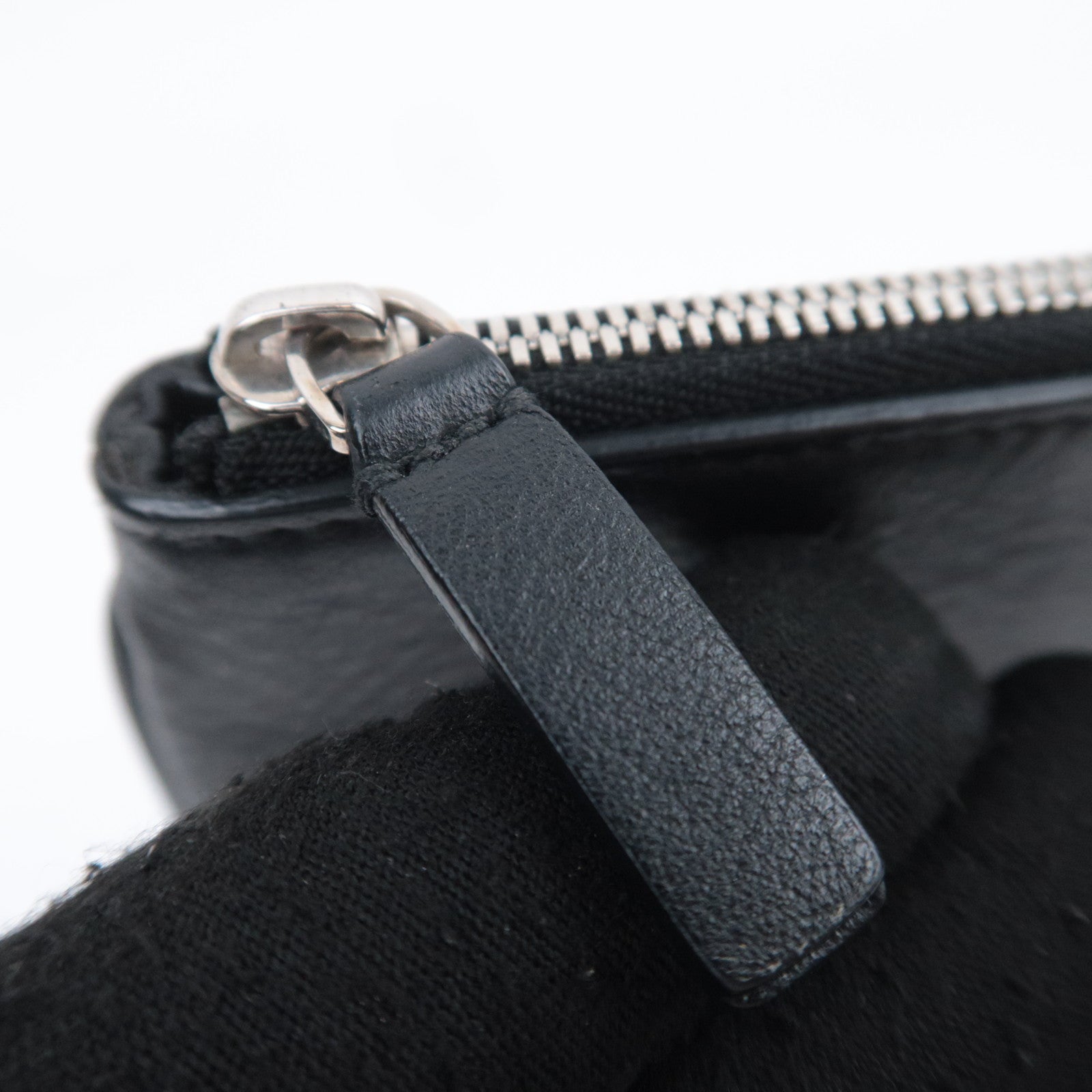 BALENCIAGA Everyday Leather Pouch Black 551992