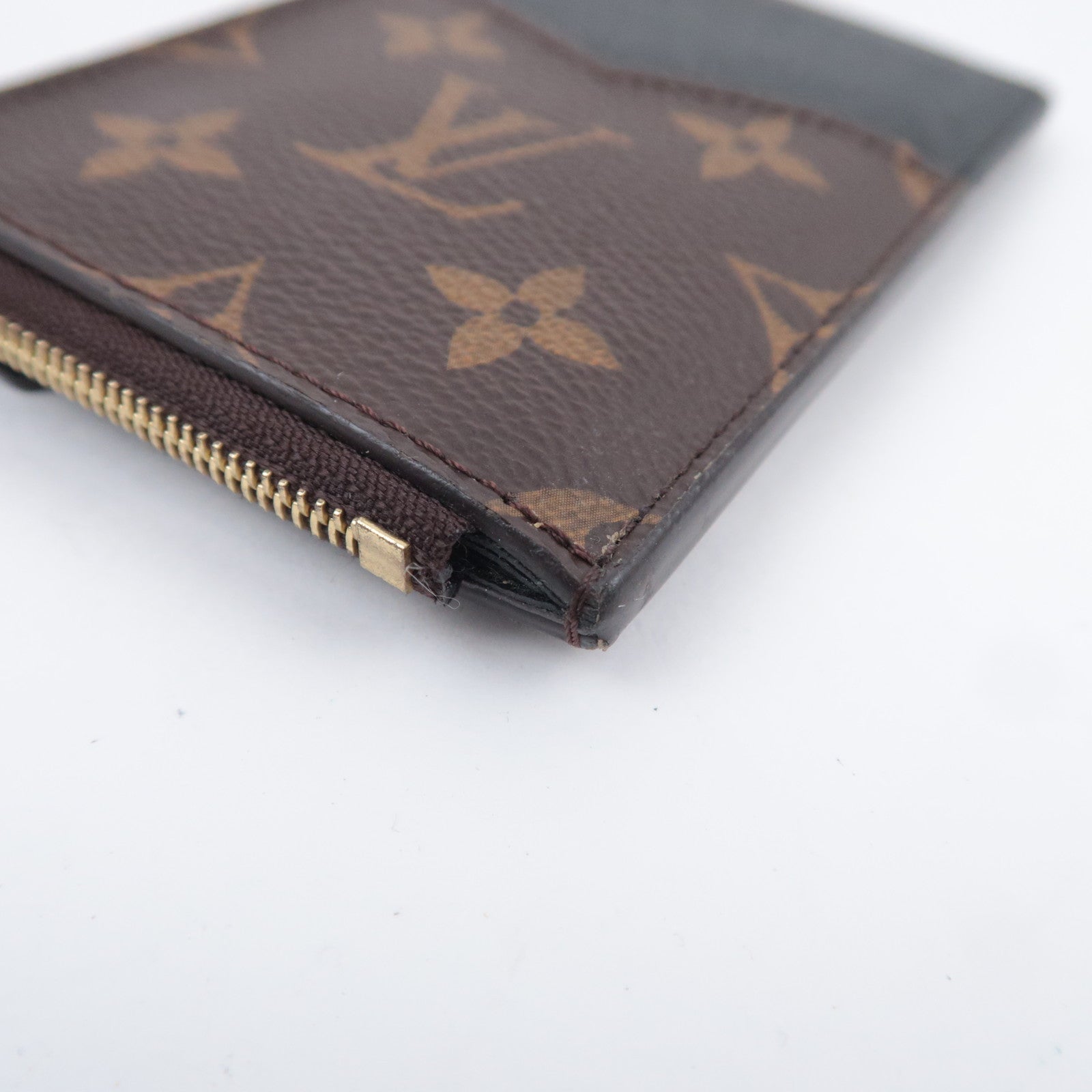 Louis Vuitton Monogram Porte Carte Recto Verso Fragment Case M69431