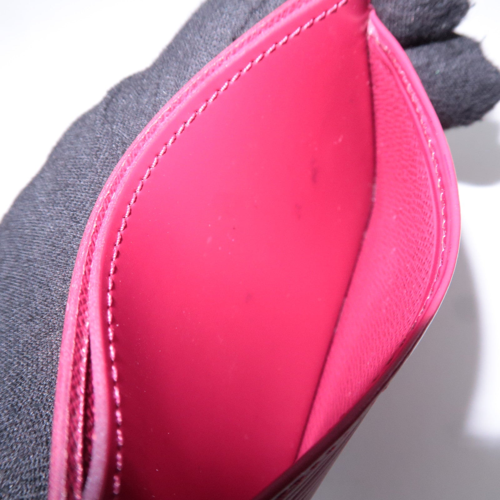 Louis Vuitton Epi Porte Cartes Simple Card Case Fuchsia M60327