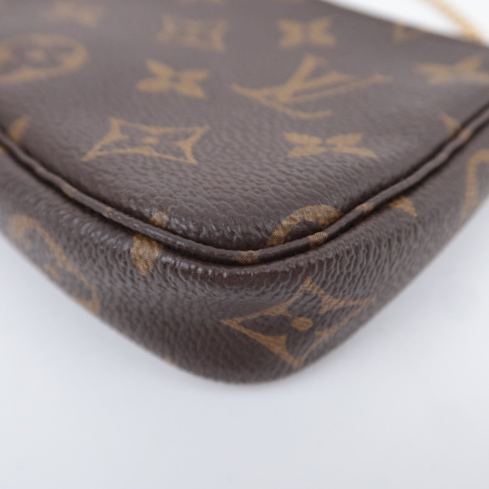 Louis Vuitton Monogram Mini Pochette Accessoires 2016 Cruise Collection Handbag M62141