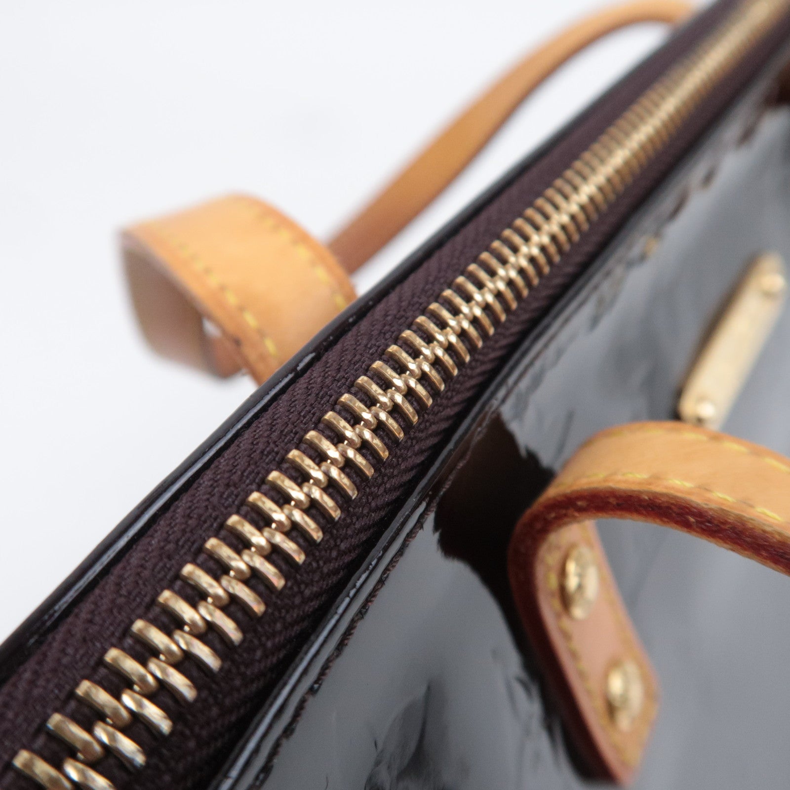 Louis Vuitton Monogram Vernis Bellevue PM Amarante M93585