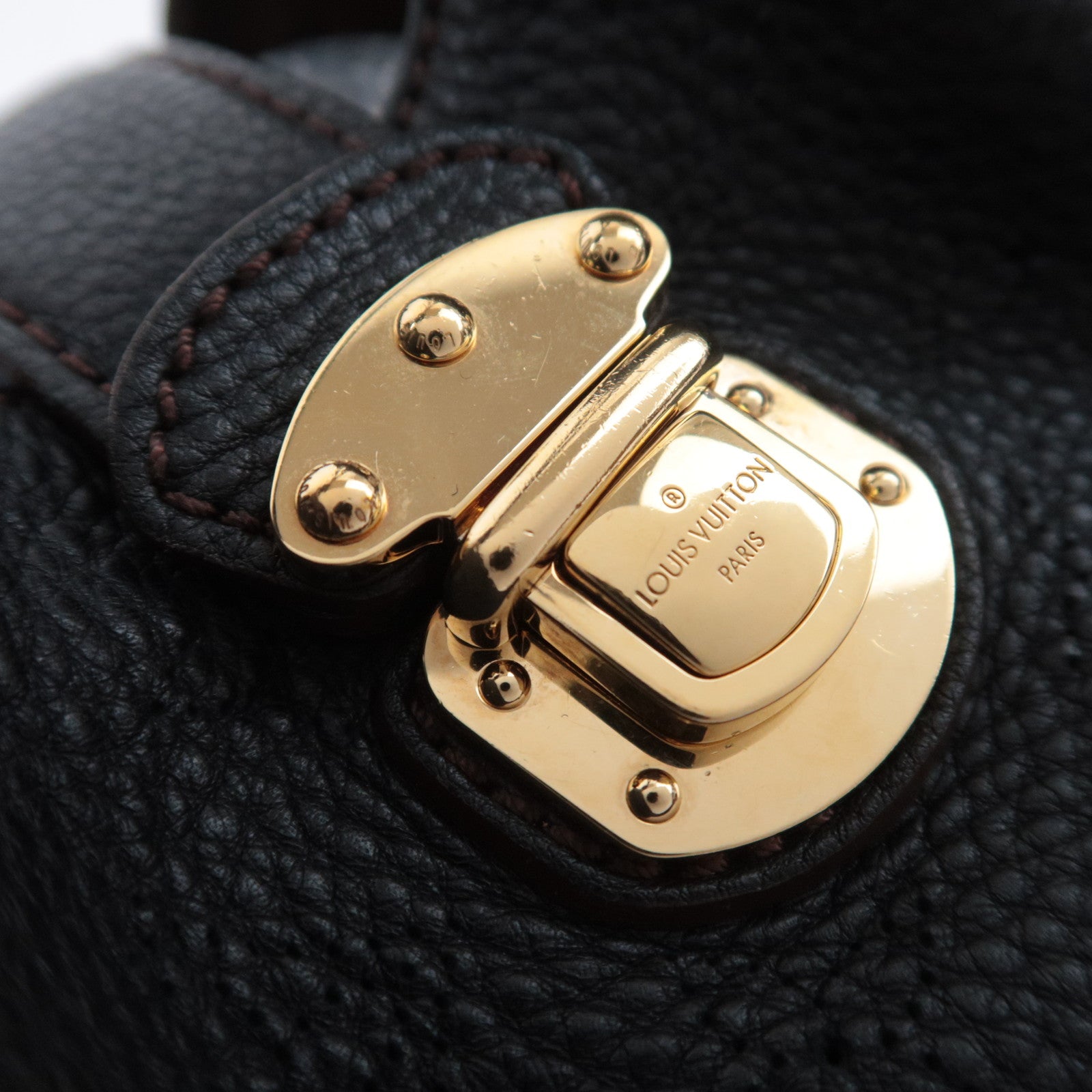 Louis Vuitton Monogram Mahina L Shoulder Bag Noir M95765