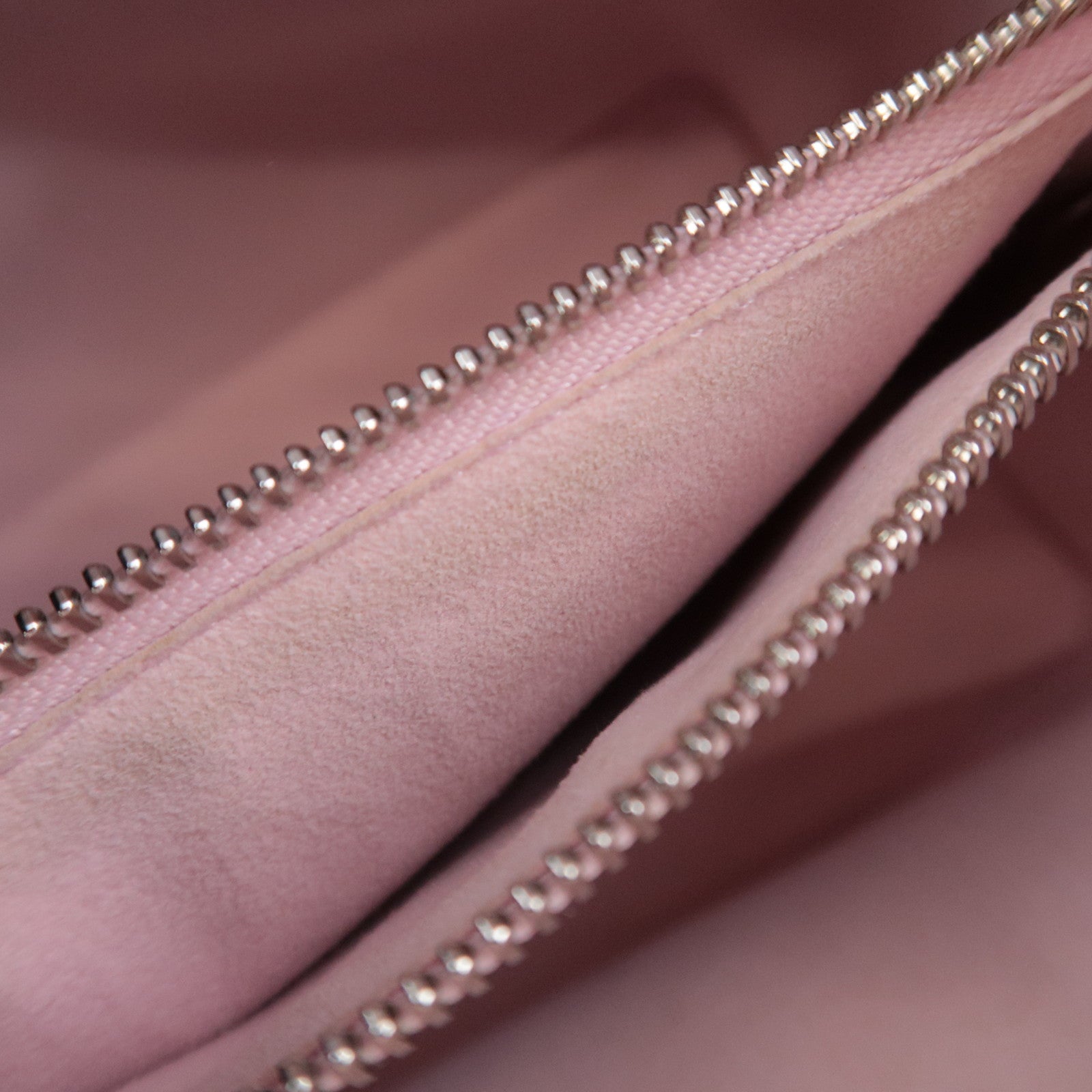 Louis Vuitton LV Escale Neo Noe Shoulder Bag Pastel M45124