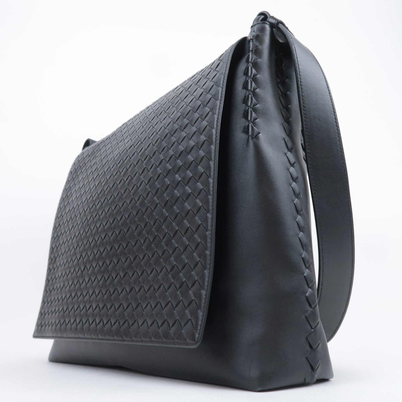 BOTTEGA VENETA Intrecciato Leather Shoulder Bag Black 221065