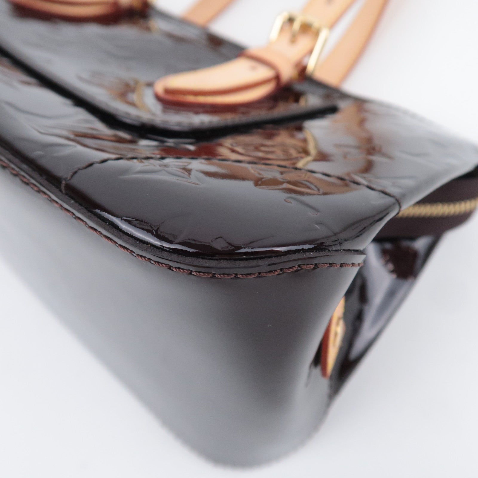 Louis Vuitton Monogram Vernis Rosewood Avenue Shoulder Bag Amarante M93510