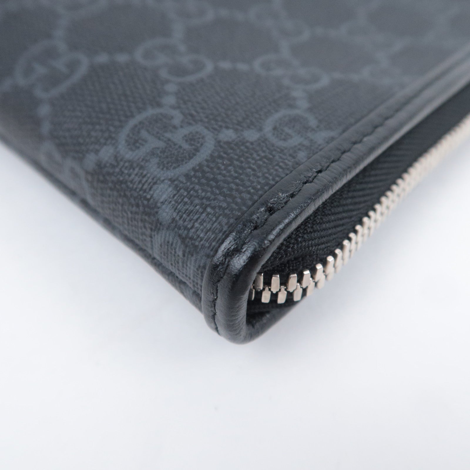 GUCCI GG Supreme Clutch Bag Black 792117