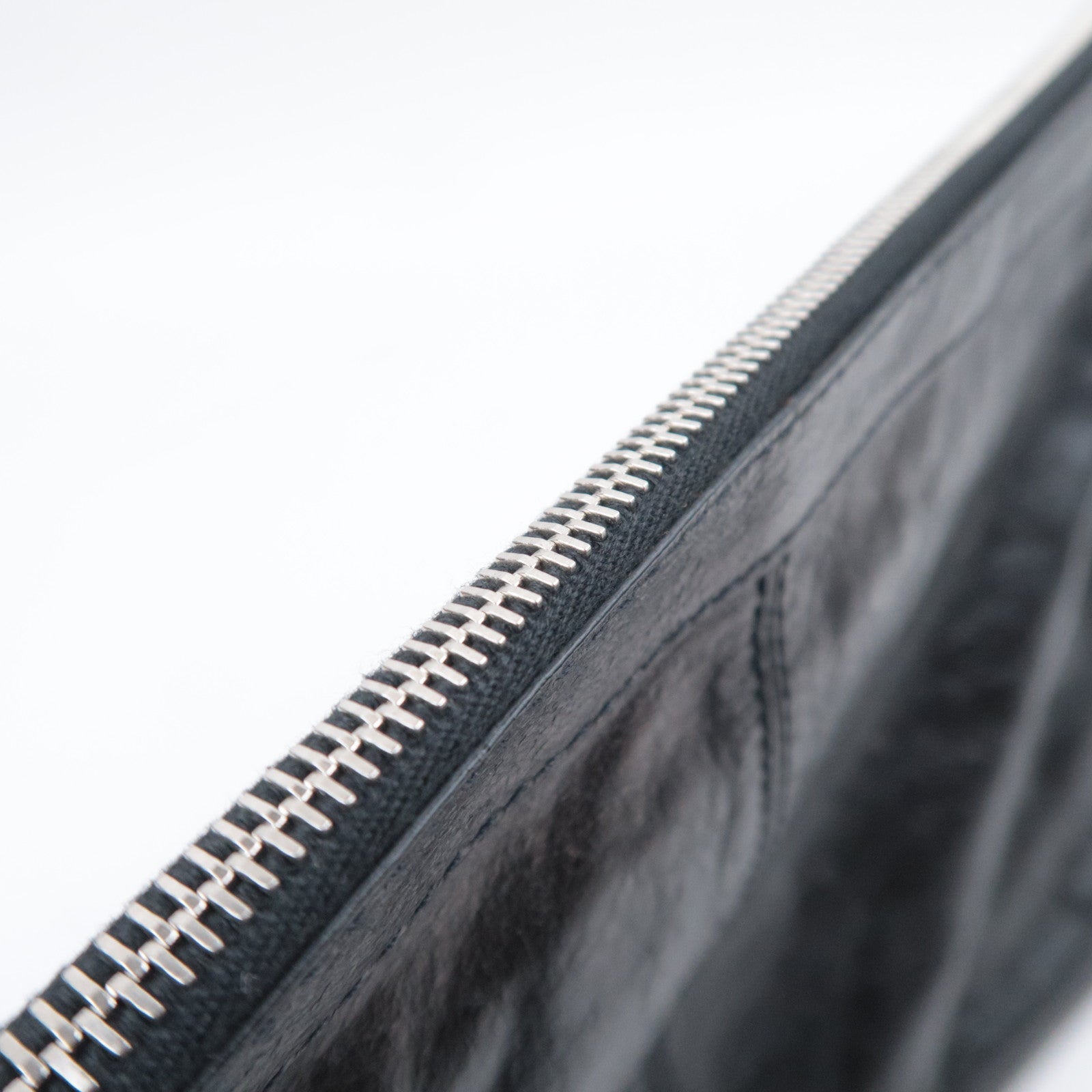 BALENCIAGA Classic Clip L Leather Clutch Bag Black 273023