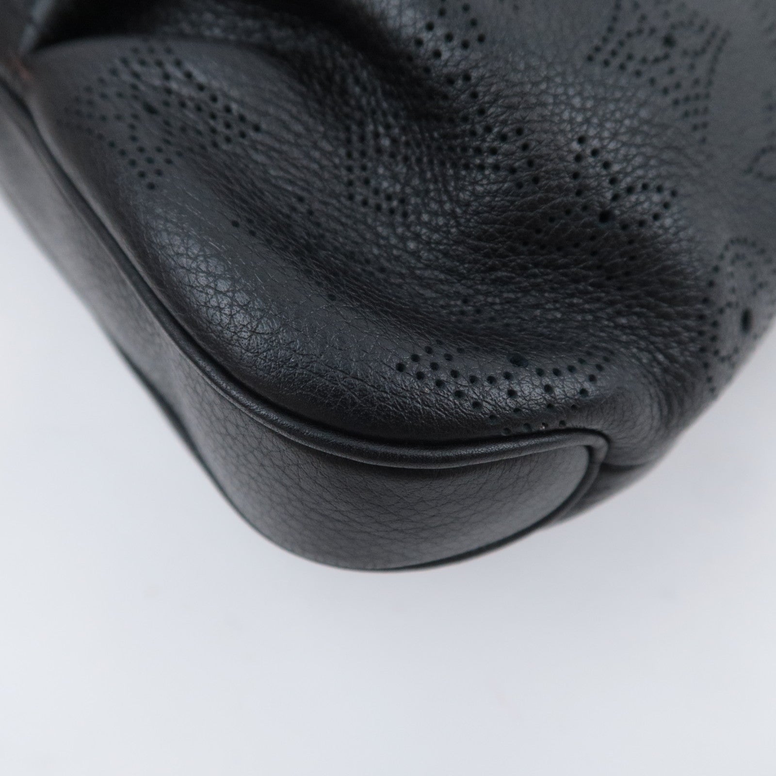 Louis Vuitton Monogram Mahina Selene PM Noir M94314