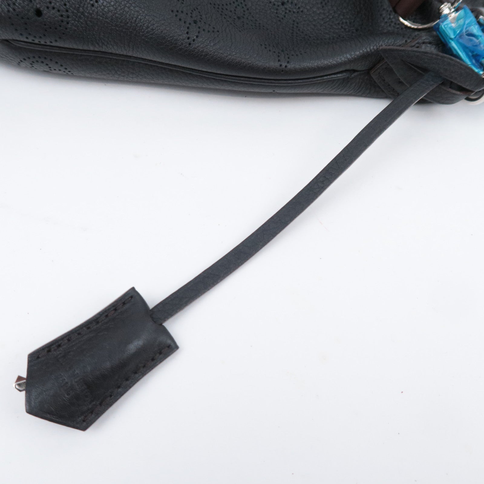 Louis Vuitton Monogram Mahina Selene PM Noir M94314