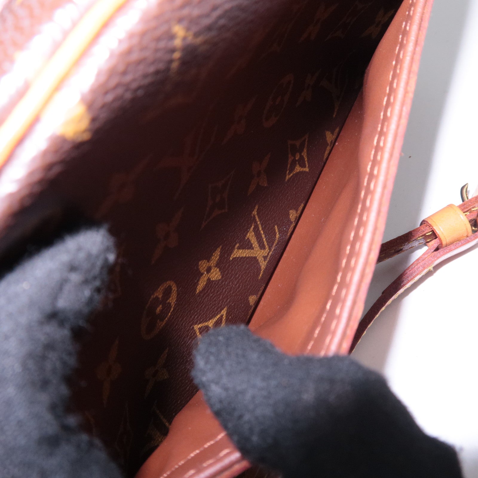Louis Vuitton Monogram Blois Shoulder Bag M51221