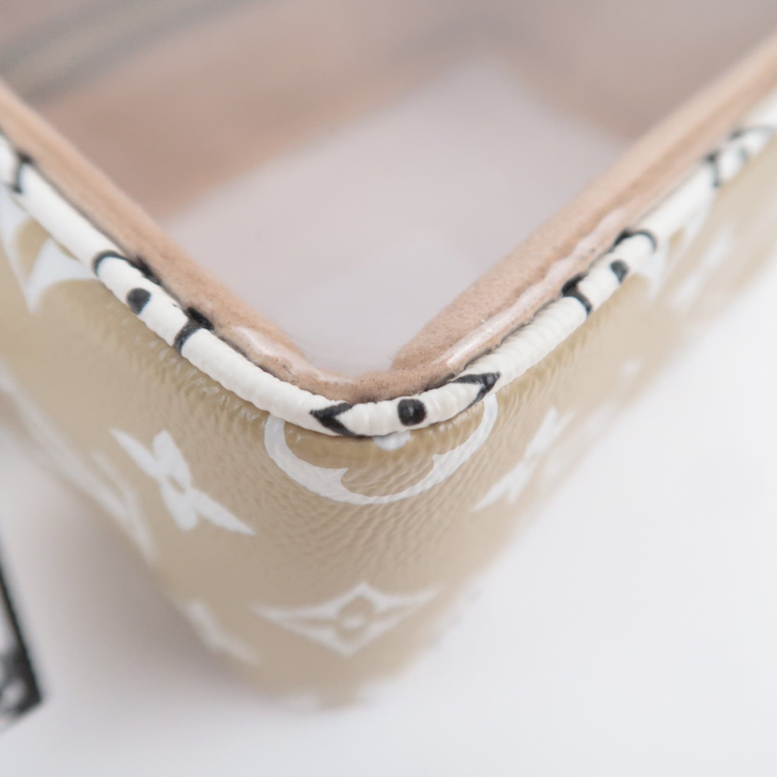Louis Vuitton Monogram Giant Beach Clear Bag Khaki M67610
