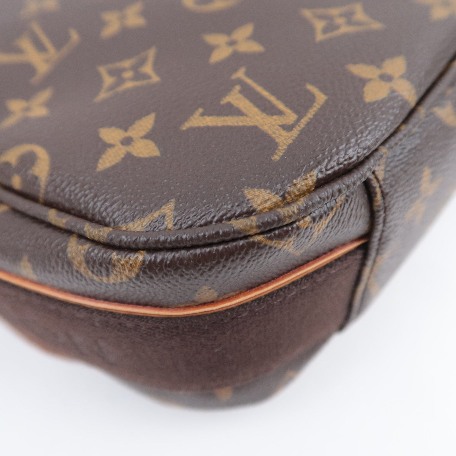 Louis Vuitton Monogram Messenger Beaubourg MM Shoulder Bag M97038