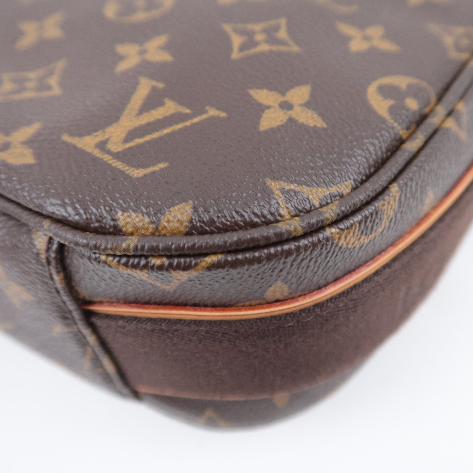 Louis Vuitton Monogram Messenger Beaubourg MM Shoulder Bag M97038