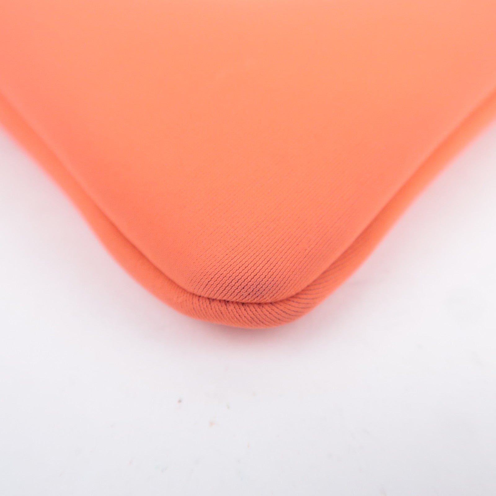 HERMES Neo Bain MM Clutch Bag Neoprene Grenadine