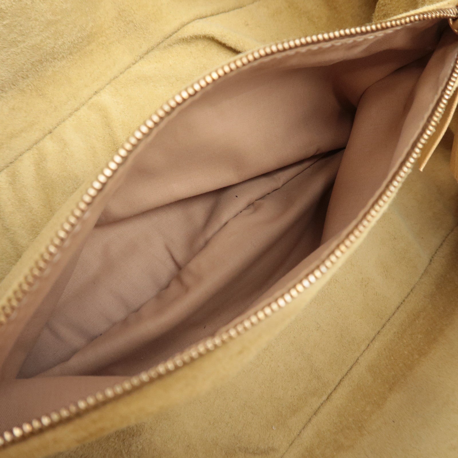 BOTTEGA VENETA Intrecciato Leather Handbag 142484