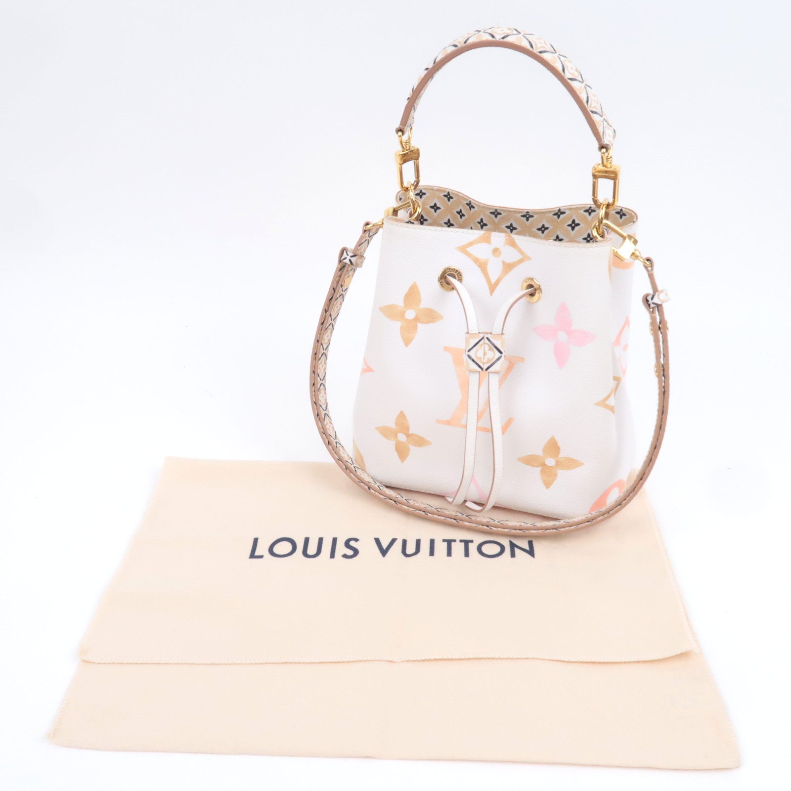 Louis Vuitton Monogram Giant By The Pool Neo Noe BB M22985