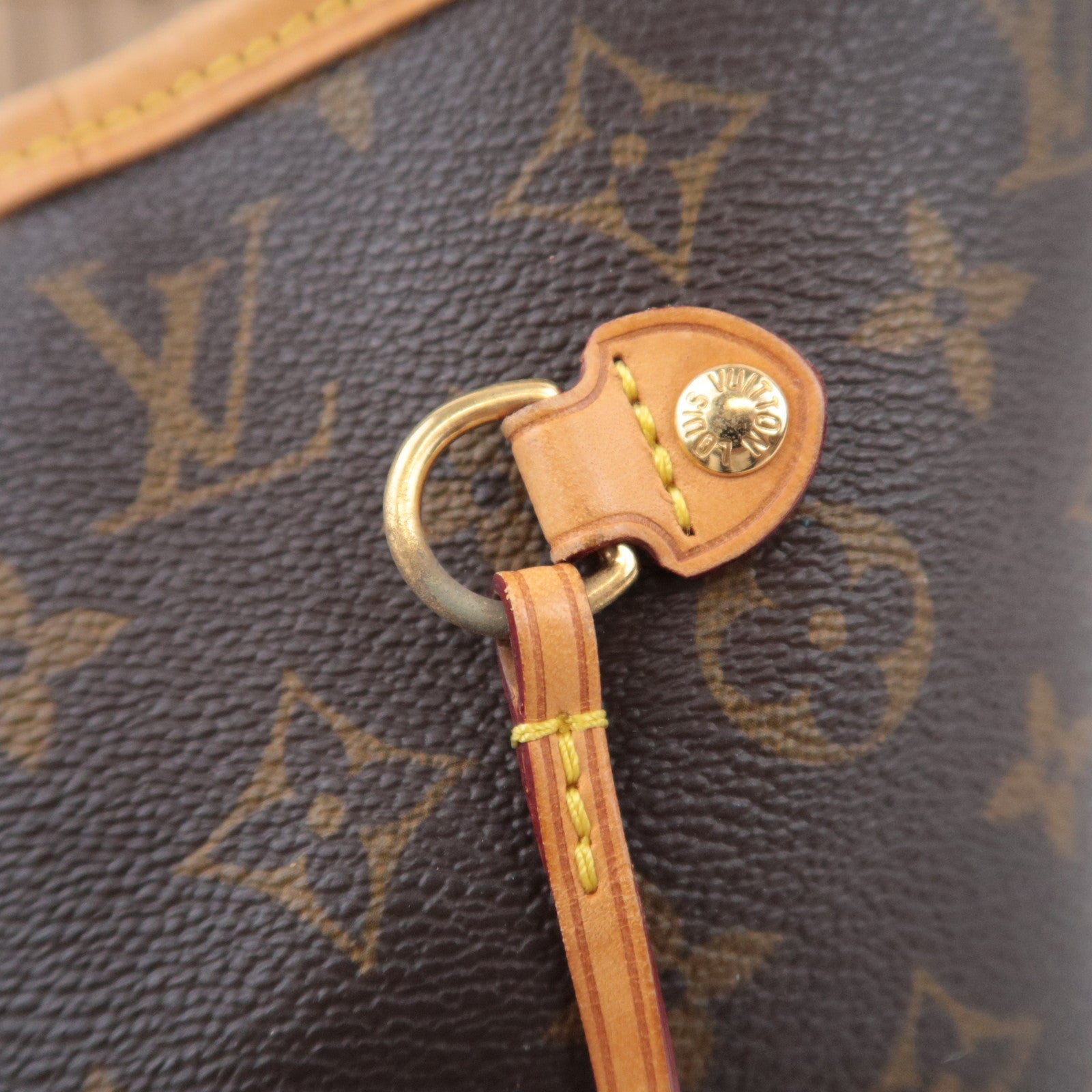 Louis Vuitton Monogram Neverfull MM Tote Bag M40156