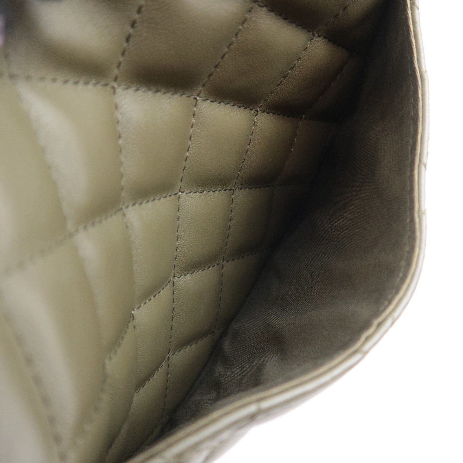 CHANEL Matelasse Clutch Bag Lambskin Khaki Gold Hardware A82552